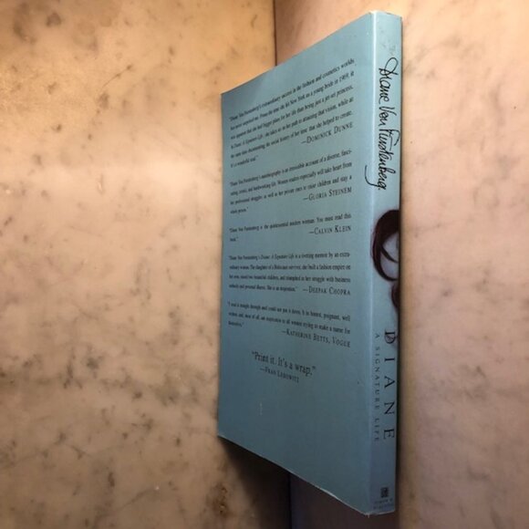 Autographed!! DIANE VON FURSTENBERG "Diane A Signature Life" Softback Bo… - Picture 5 of 10